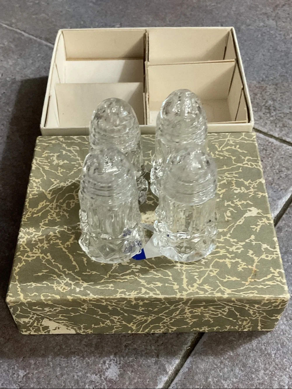 Crystal Salt and Pepper Shakers Set - Clear Glass